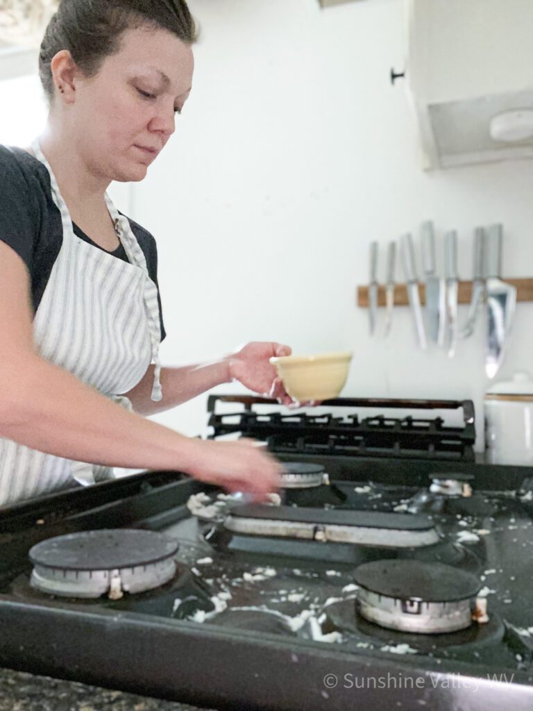 old-fashioned cleaning techniques for cleaning the kitchen