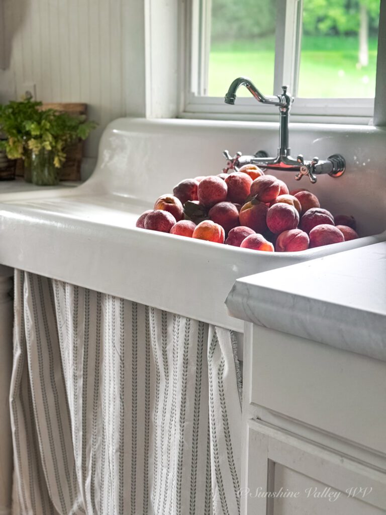 how to can peaches with cinnamon and honey
