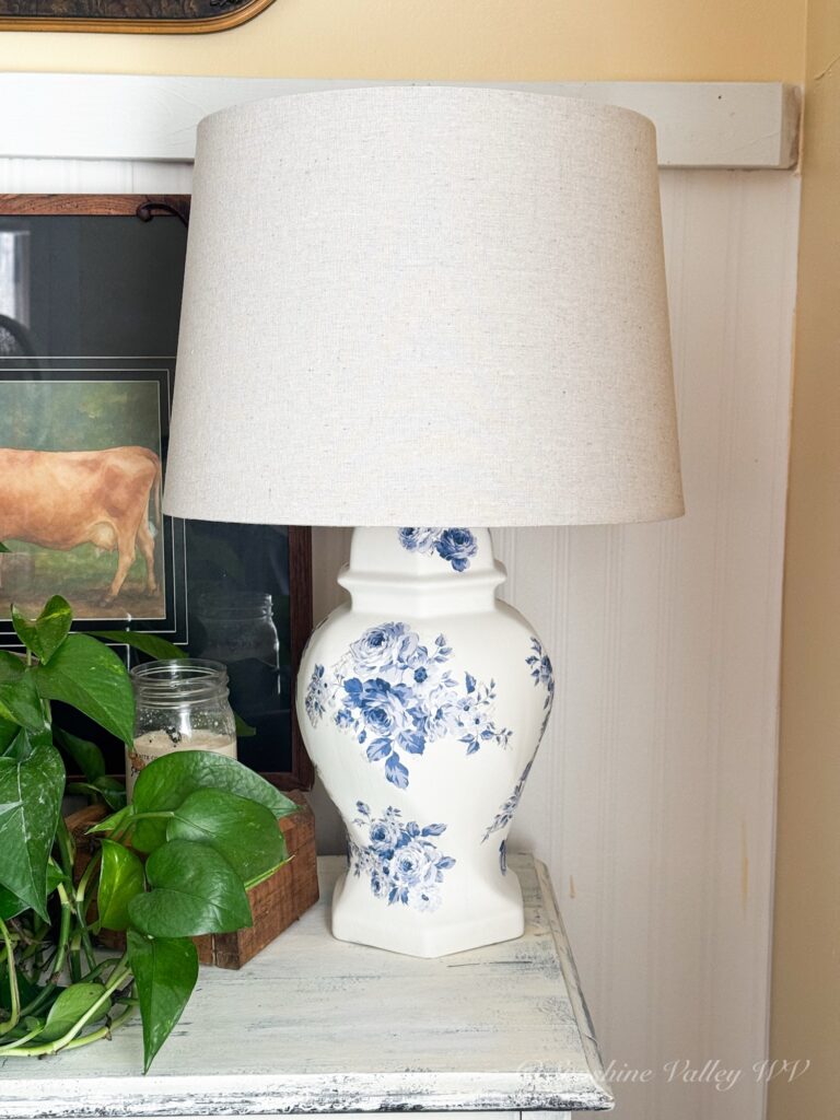 $3 Thrift Store Lamp Makeover With Blue and White Transfers 9 thrift store lamp makeover - Sunshine Valley WV