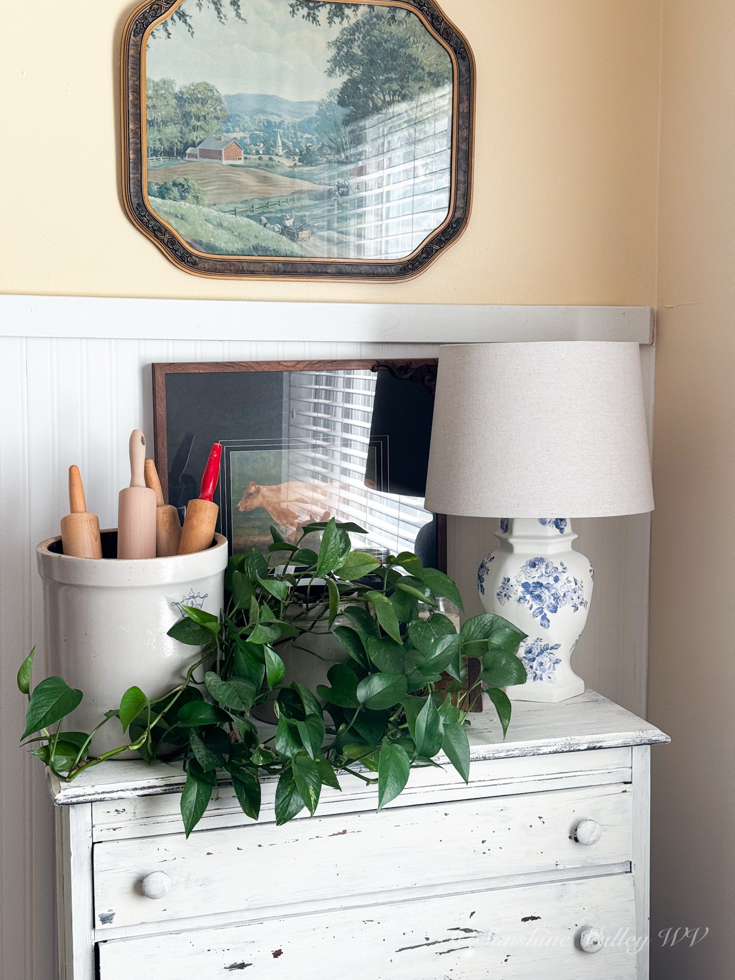 $3 Thrift Store Lamp Makeover With Blue and White Transfers